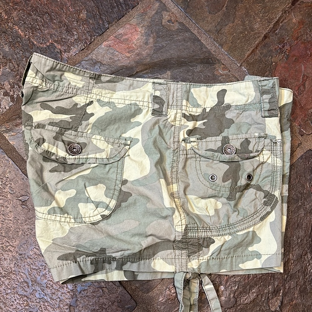 3/$20 Slimic Camo Shorts - Picture 5 of 9